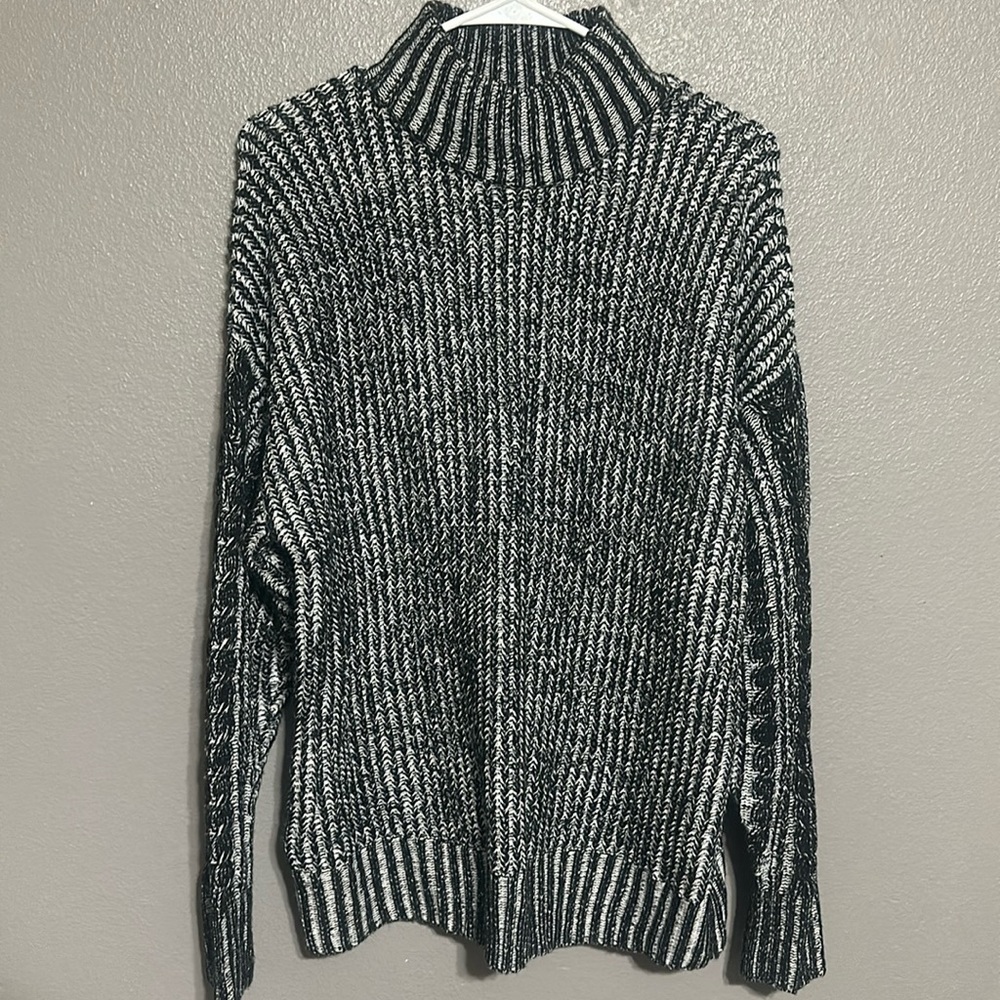 Rock & Republic brand size Large Women’s Sweater